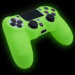 funda silicona ps4 + grips brilla en la oscuridad